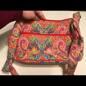 Vera Bradley On The Go Paisley in Paradise.